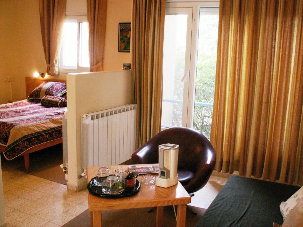 Safed Inn Rum bild