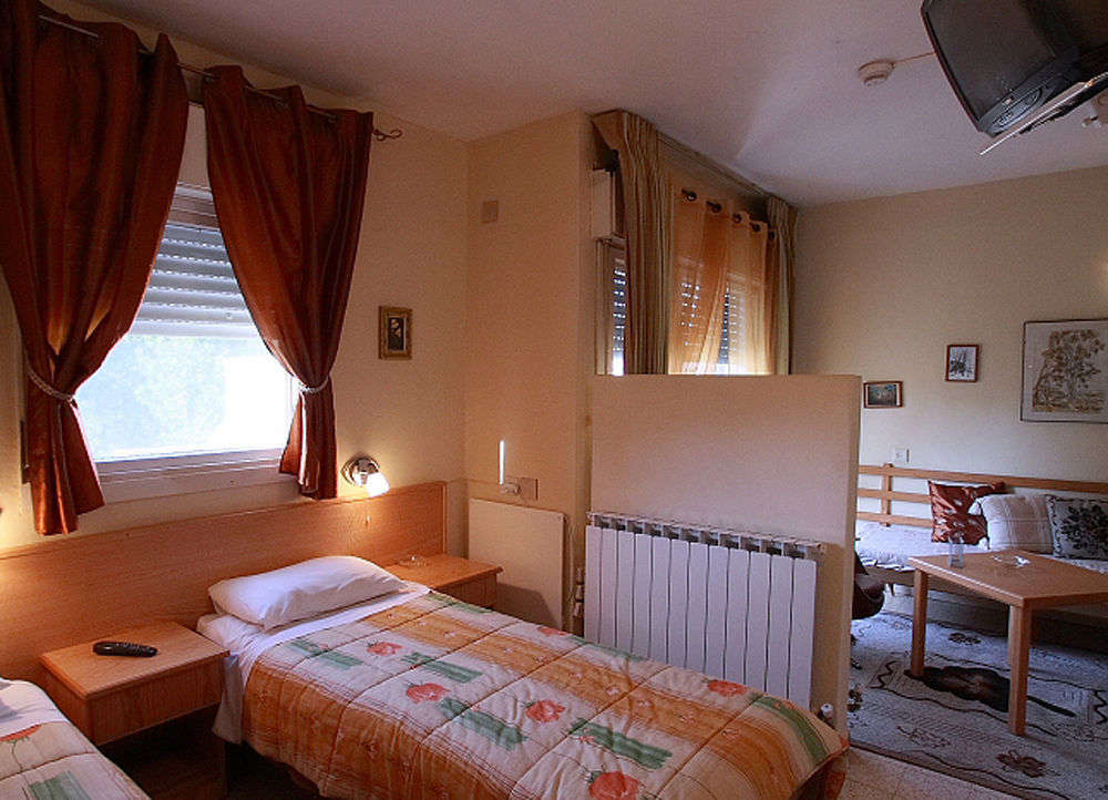 Safed Inn Exteriör bild